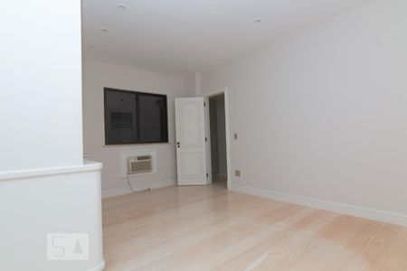 Apartamento para alugar com 270m², 3 quartos e 2 vagas Apartamento para alugar com 270m², 3 quartos e 2 vagasSala de TV