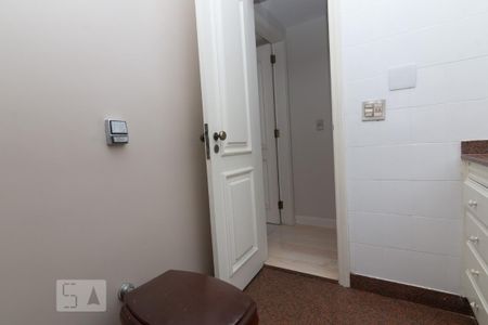 Apartamento para alugar com 270m², 3 quartos e 2 vagas Apartamento para alugar com 270m², 3 quartos e 2 vagasSuíte 2