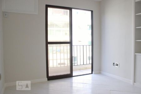 Apartamento para alugar com 270m², 3 quartos e 2 vagas Apartamento para alugar com 270m², 3 quartos e 2 vagasQuarto