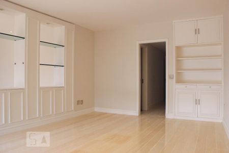 Sala de apartamento para alugar com 3 quartos, 270m² em Barra da Tijuca, Rio de Janeiro