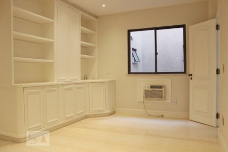 Apartamento para alugar com 270m², 3 quartos e 2 vagas Apartamento para alugar com 270m², 3 quartos e 2 vagasSala de TV