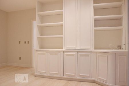 Apartamento para alugar com 270m², 3 quartos e 2 vagas Apartamento para alugar com 270m², 3 quartos e 2 vagasSala de TV