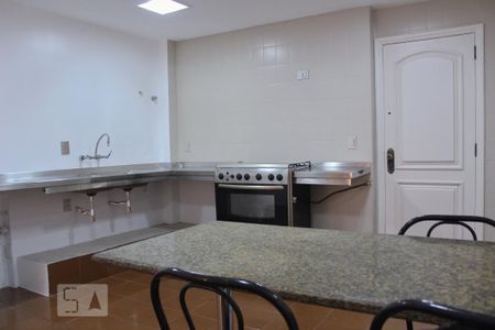 Apartamento para alugar com 270m², 3 quartos e 2 vagas Apartamento para alugar com 270m², 3 quartos e 2 vagasCozinha