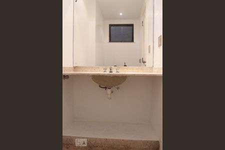 Apartamento para alugar com 270m², 3 quartos e 2 vagas Apartamento para alugar com 270m², 3 quartos e 2 vagasBanheiro