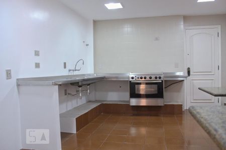 Apartamento para alugar com 270m², 3 quartos e 2 vagas Apartamento para alugar com 270m², 3 quartos e 2 vagasCozinha