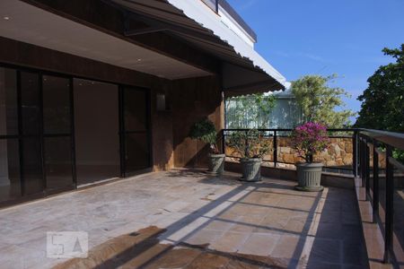 Apartamento para alugar com 270m², 3 quartos e 2 vagas Apartamento para alugar com 270m², 3 quartos e 2 vagasQuintal