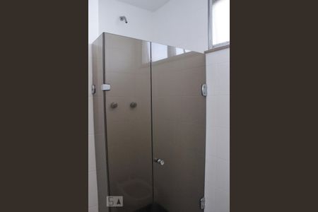 Apartamento para alugar com 270m², 3 quartos e 2 vagas Apartamento para alugar com 270m², 3 quartos e 2 vagasBanheiro da Suite 1
