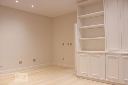 Apartamento para alugar com 270m², 3 quartos e 2 vagas Apartamento para alugar com 270m², 3 quartos e 2 vagasSala de TV