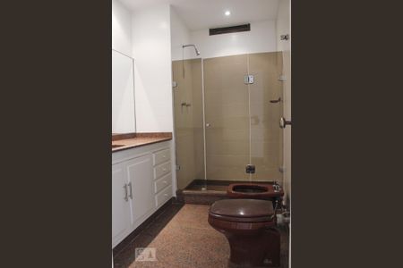 Apartamento para alugar com 270m², 3 quartos e 2 vagas Apartamento para alugar com 270m², 3 quartos e 2 vagasBanheiro Social