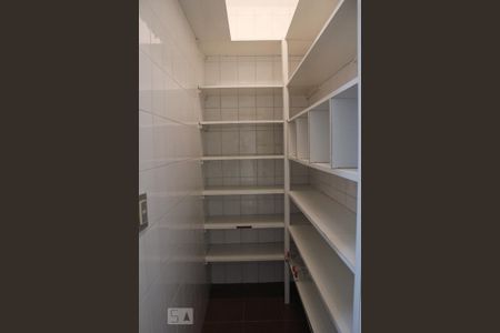 Apartamento para alugar com 270m², 3 quartos e 2 vagas Apartamento para alugar com 270m², 3 quartos e 2 vagasDispensa