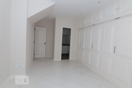 Apartamento para alugar com 270m², 3 quartos e 2 vagas Apartamento para alugar com 270m², 3 quartos e 2 vagasSuíte 2