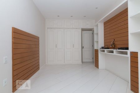 Apartamento para alugar com 270m², 3 quartos e 2 vagas Apartamento para alugar com 270m², 3 quartos e 2 vagasSuíte 1