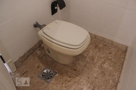 Apartamento para alugar com 270m², 3 quartos e 2 vagas Apartamento para alugar com 270m², 3 quartos e 2 vagasBanheiro
