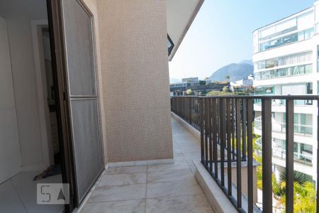 Apartamento para alugar com 270m², 3 quartos e 2 vagas Apartamento para alugar com 270m², 3 quartos e 2 vagasVaranda 2