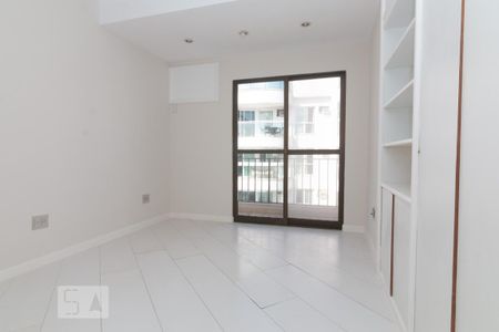 Apartamento para alugar com 270m², 3 quartos e 2 vagas Apartamento para alugar com 270m², 3 quartos e 2 vagasQuarto