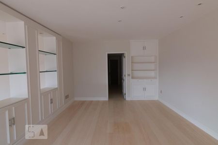 Apartamento para alugar com 270m², 3 quartos e 2 vagas Apartamento para alugar com 270m², 3 quartos e 2 vagasSala