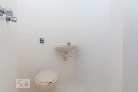 Apartamento para alugar com 270m², 3 quartos e 2 vagas Apartamento para alugar com 270m², 3 quartos e 2 vagasBanheiro de Serviço