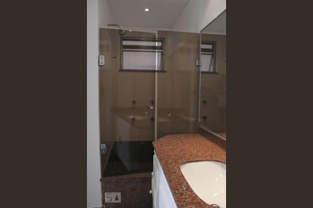 Apartamento para alugar com 270m², 3 quartos e 2 vagas Apartamento para alugar com 270m², 3 quartos e 2 vagasBanheiro da Suite 2