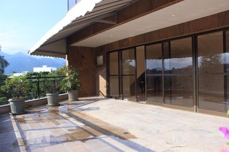Apartamento para alugar com 270m², 3 quartos e 2 vagas Apartamento para alugar com 270m², 3 quartos e 2 vagasQuintal