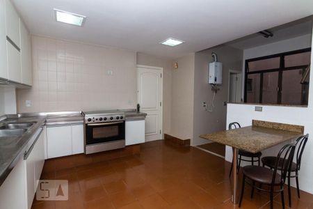 Apartamento para alugar com 270m², 3 quartos e 2 vagas Apartamento para alugar com 270m², 3 quartos e 2 vagasCozinha