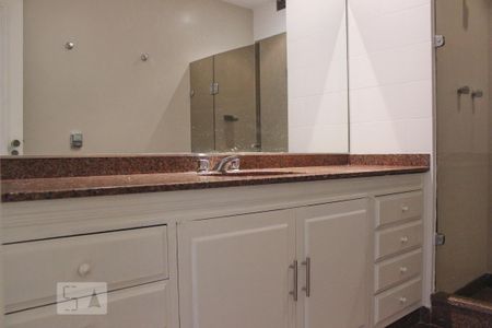 Apartamento para alugar com 270m², 3 quartos e 2 vagas Apartamento para alugar com 270m², 3 quartos e 2 vagasBanheiro Social