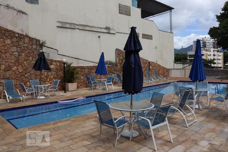 Apartamento à venda com 80m², 3 quartos e 1 vagaPiscina