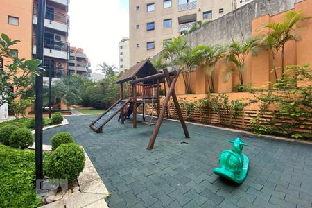 Apartamento à venda com 210m², 4 quartos e 3 vagas Apartamento à venda com 210m², 4 quartos e 3 vagasÁrea Comum - Playground