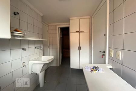 Apartamento à venda com 210m², 4 quartos e 3 vagas Apartamento à venda com 210m², 4 quartos e 3 vagasÁrea de Serviço