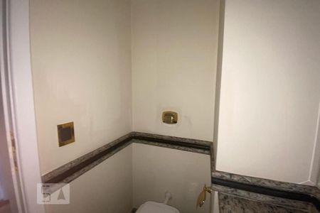 Apartamento à venda com 210m², 4 quartos e 3 vagas Apartamento à venda com 210m², 4 quartos e 3 vagasLavabo