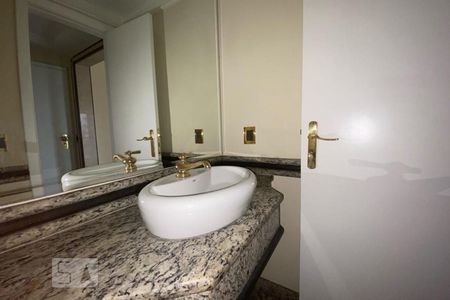 Apartamento à venda com 210m², 4 quartos e 3 vagas Apartamento à venda com 210m², 4 quartos e 3 vagasLavabo