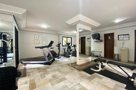Apartamento à venda com 210m², 4 quartos e 3 vagas Apartamento à venda com 210m², 4 quartos e 3 vagasÁrea comum - Academia