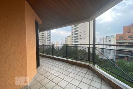 Apartamento à venda com 210m², 4 quartos e 3 vagas Apartamento à venda com 210m², 4 quartos e 3 vagasSacada