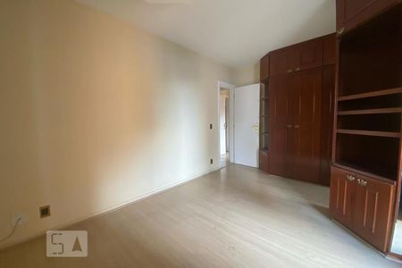 Apartamento à venda com 210m², 4 quartos e 3 vagas Apartamento à venda com 210m², 4 quartos e 3 vagasSuíte 1