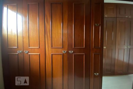 Apartamento à venda com 210m², 4 quartos e 3 vagas Apartamento à venda com 210m², 4 quartos e 3 vagasCloset da suíte 1