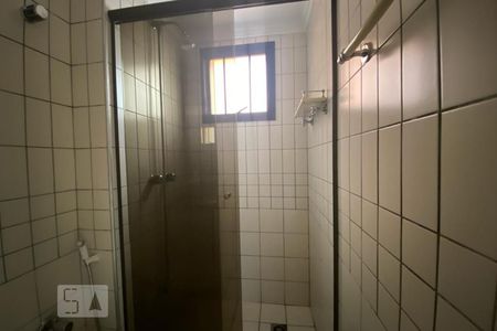 Apartamento à venda com 210m², 4 quartos e 3 vagas Apartamento à venda com 210m², 4 quartos e 3 vagasBanheiro da Suíte 2