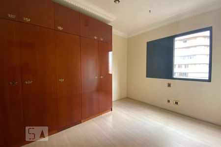 Apartamento à venda com 210m², 4 quartos e 3 vagas Apartamento à venda com 210m², 4 quartos e 3 vagasQuarto 3