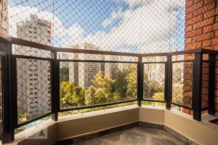 Apartamento à venda com 135m², 3 quartos e 2 vagasSacada da suíte