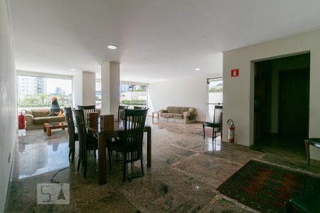 Apartamento à venda com 260m², 5 quartos e 4 vagasÁrea comum - Salão de Festas