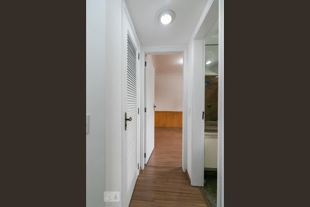 Apartamento à venda com 260m², 5 quartos e 4 vagasCorredor Suíte 2