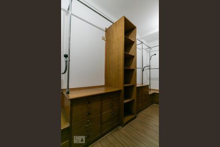 Apartamento à venda com 260m², 5 quartos e 4 vagasSuíte 2 - Closet