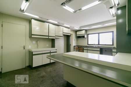 Apartamento à venda com 260m², 5 quartos e 4 vagasCozinha