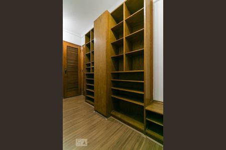 Apartamento à venda com 260m², 5 quartos e 4 vagasSuíte 2 - Closet