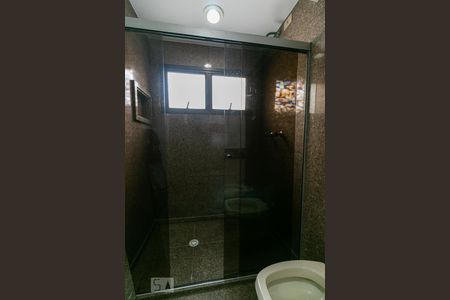 Apartamento à venda com 260m², 5 quartos e 4 vagasBanheiro da Suíte 1