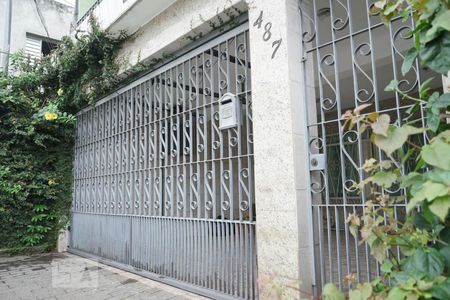 Casa à venda com 170m², 3 quartos e 2 vagasFachada