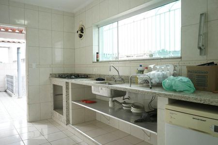 Casa à venda com 170m², 3 quartos e 2 vagasCozinha