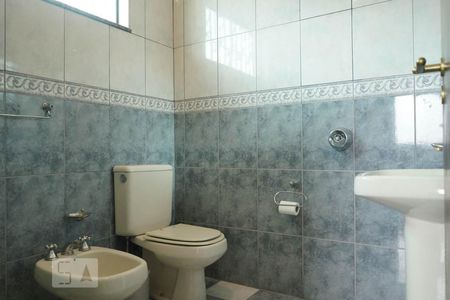 Casa à venda com 170m², 3 quartos e 2 vagasBanheiro