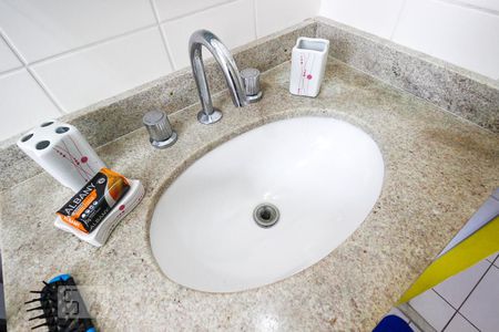 Apartamento para alugar com 74m², 2 quartos e 1 vaga Apartamento para alugar com 74m², 2 quartos e 1 vagaPia - Banheiro da Suíte