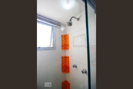 Apartamento para alugar com 74m², 2 quartos e 1 vaga Apartamento para alugar com 74m², 2 quartos e 1 vagaChuveiro - Banheiro da Suíte