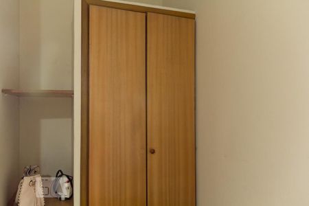 Quarto 1 - Armários de apartamento para alugar com 2 quartos, 59m² em Vila Nova Conceição, São Paulo