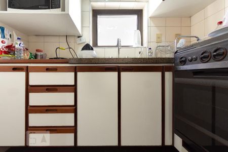 Apartamento à venda com 37m², 1 quarto e 1 vagaCozinha - Armários